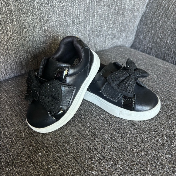 Vince Camuto Toddler Size 5 Bow Shoes - Picture 1 of 6